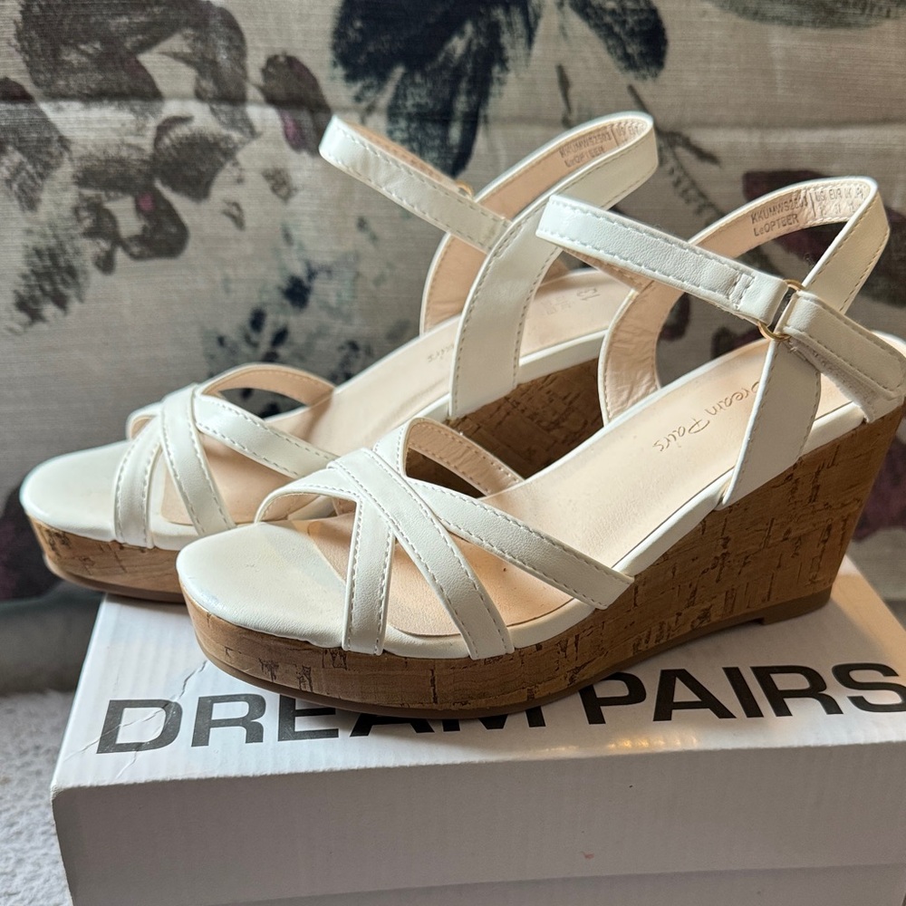 Girls Dream Pairs White Strappy Cork Wedge Sandals BRAND NEW.